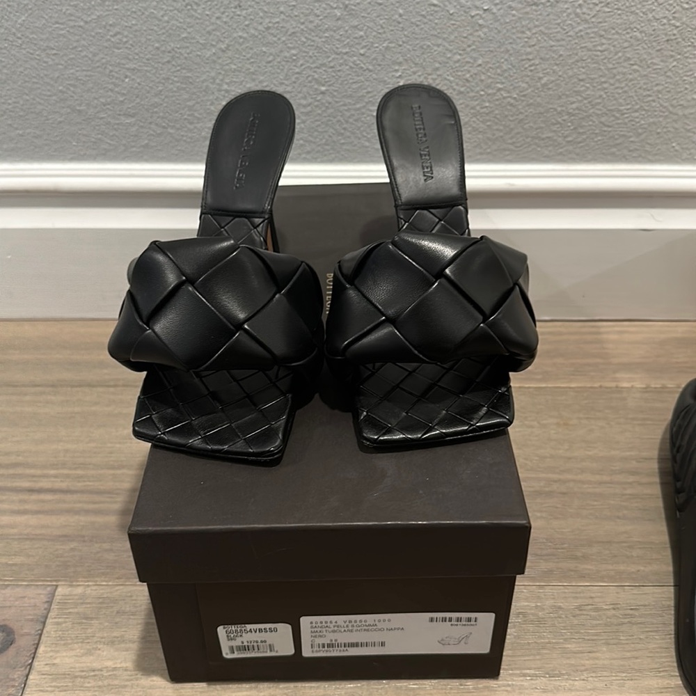 Worn once authentic nappa lido heels